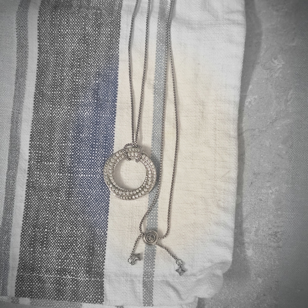Elegant Silver Pendant Necklace